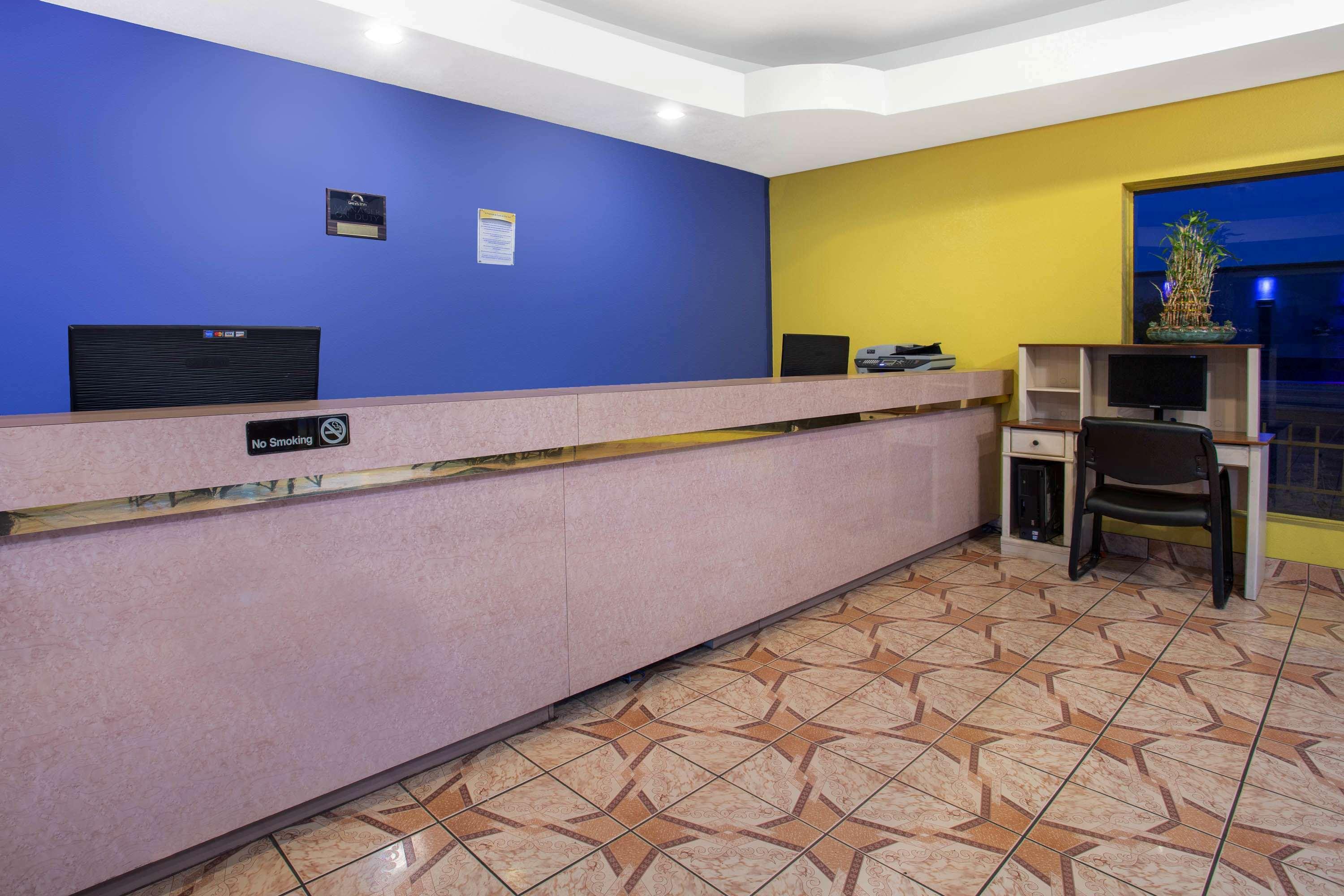 Days Inn By Wyndham Airport - Фінікс Екстер'єр фото