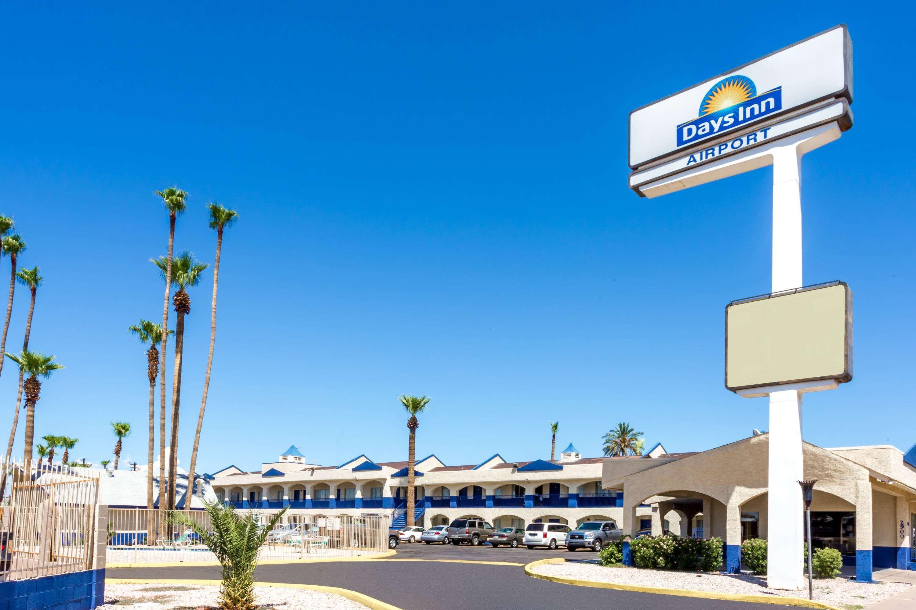Days Inn By Wyndham Airport - Фінікс Екстер'єр фото