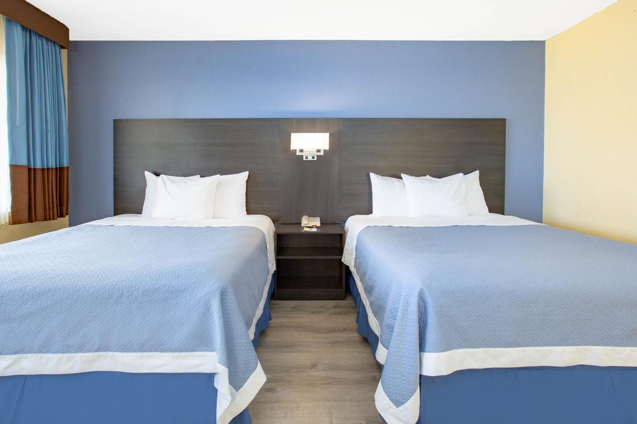 Days Inn By Wyndham Airport - Фінікс Екстер'єр фото